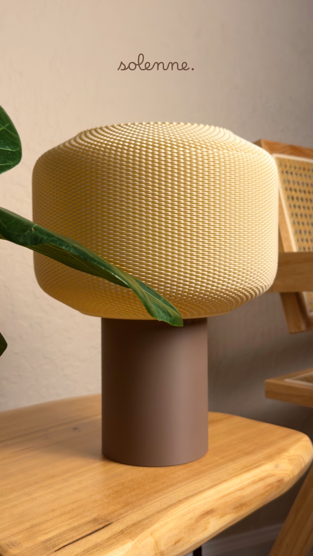 Some lights you see. This one you feel. 🤍
Introducing SOLENNE. ✨
Soft curves, intricate texture, and warm natural tones come together in our newest sculptural table lamp.
Designed to feel just as beautiful turned oft as it does when illuminated, SOLENNE brings a quiet statement to any space. Inspired by organic forms and natural materials, each piece is designed, 3D printed, assembled, and carefully finished by us in Florida.
- Nayara & Rafael
STRATENHAUS