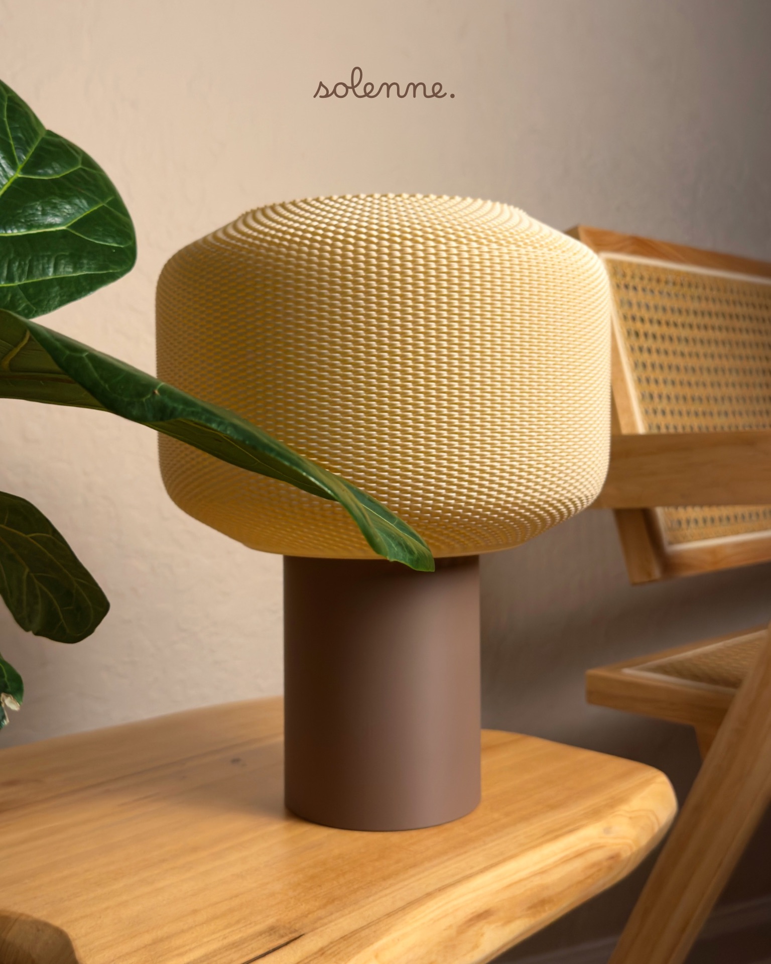 Modern Sculptural Table Lamp | SOLENNE